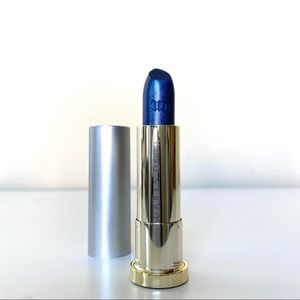 URBAN DECAY Cream Lipstick in “Frostbite”